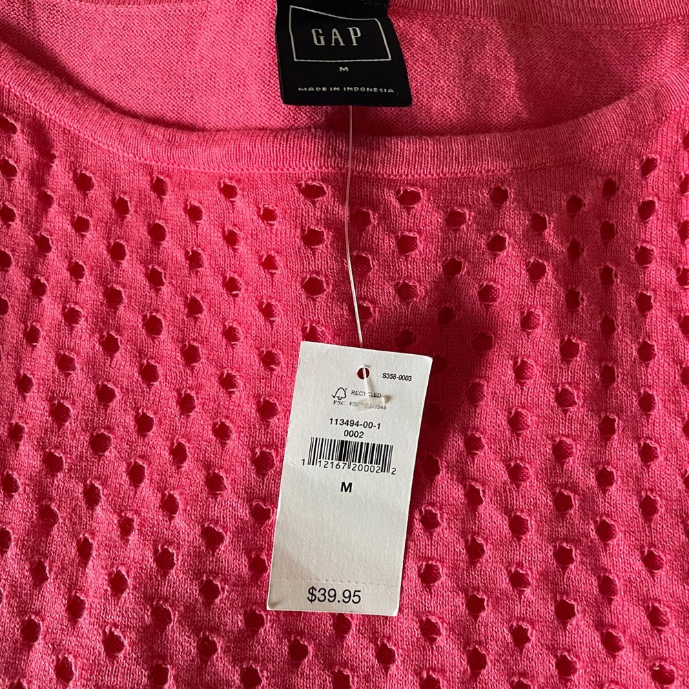 GAP lightweight sweater NWT Size Medium - Picture 2 of 4